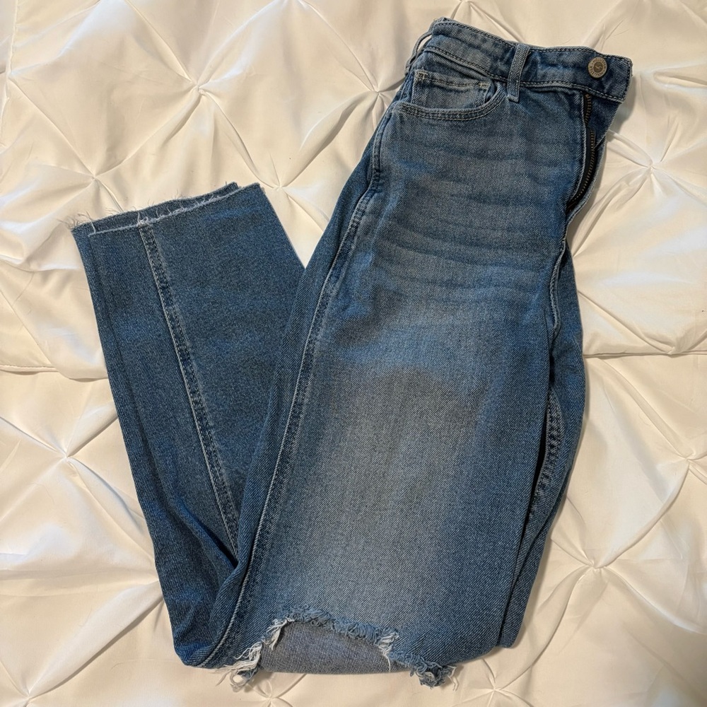 Hollister Super Distressed Raw Hem Jeans, Size 25/27
